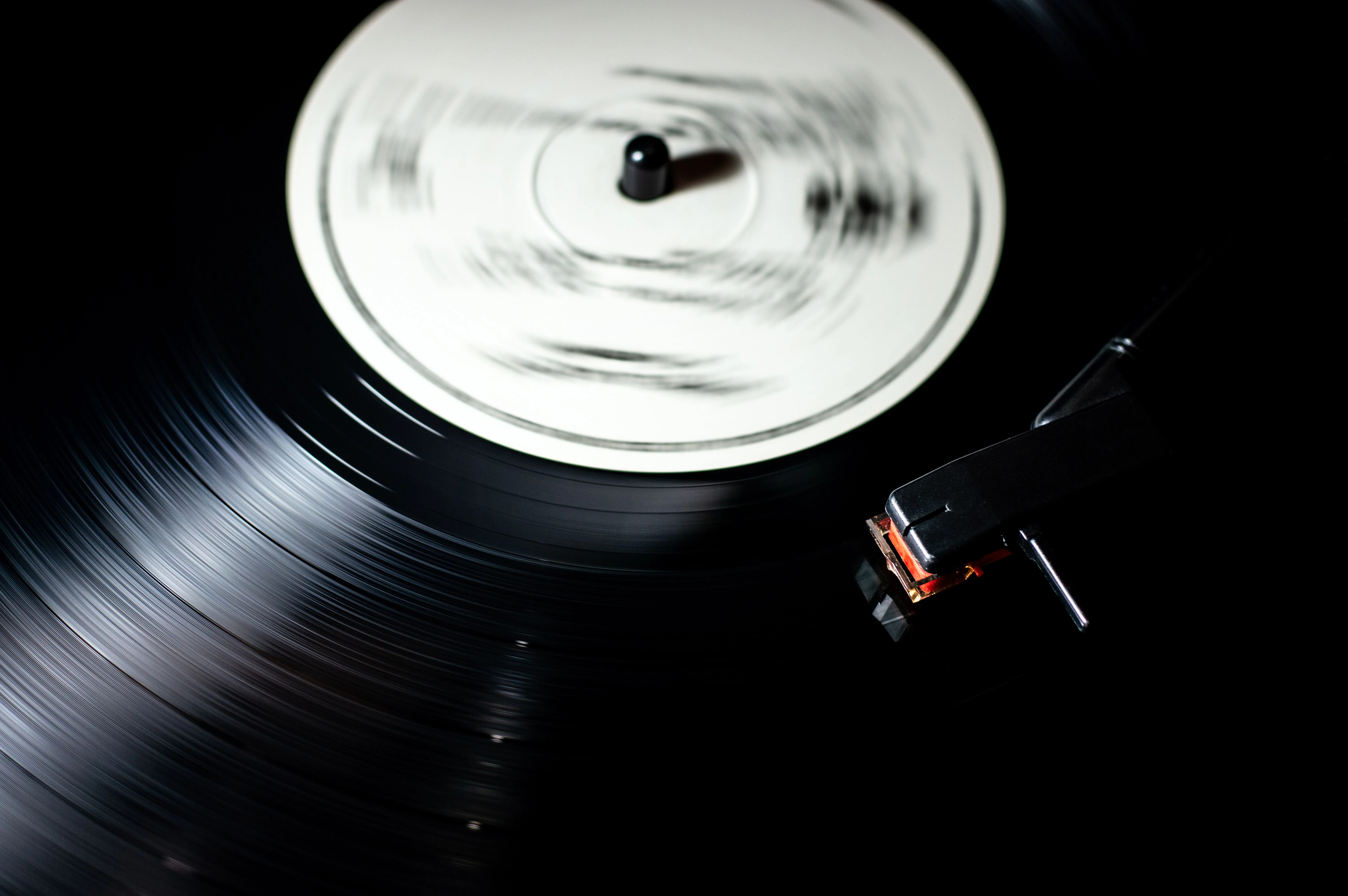 Gifts for Vinyl Lovers: What Actually Gets Used